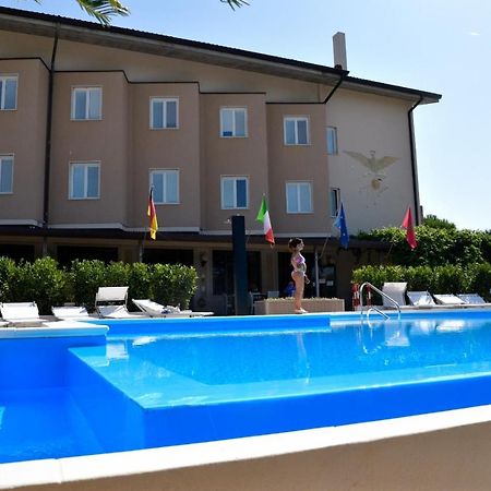 Hotel San Benedetto Peschiera del Garda Esterno foto