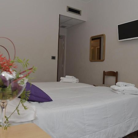 Hotel San Benedetto Peschiera del Garda Esterno foto