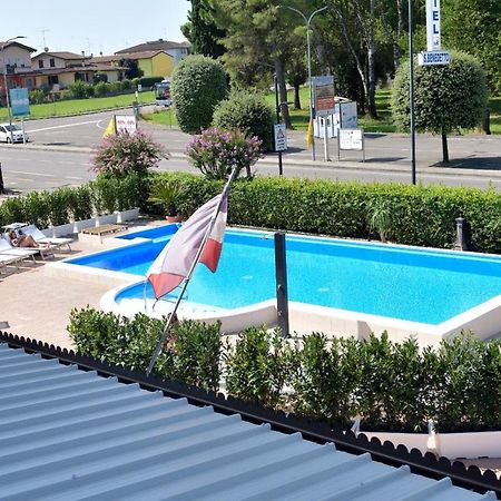 Hotel San Benedetto Peschiera del Garda Esterno foto