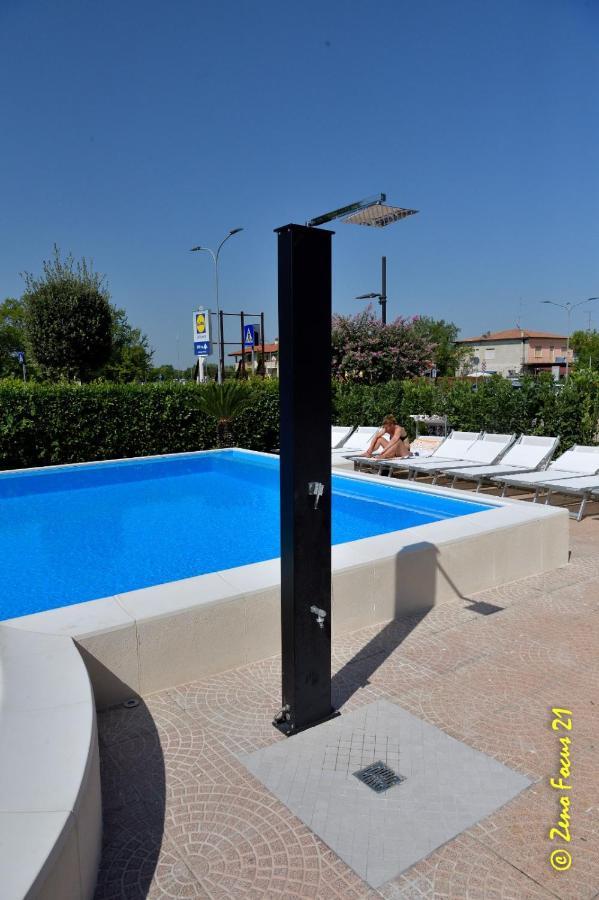 Hotel San Benedetto Peschiera del Garda Esterno foto