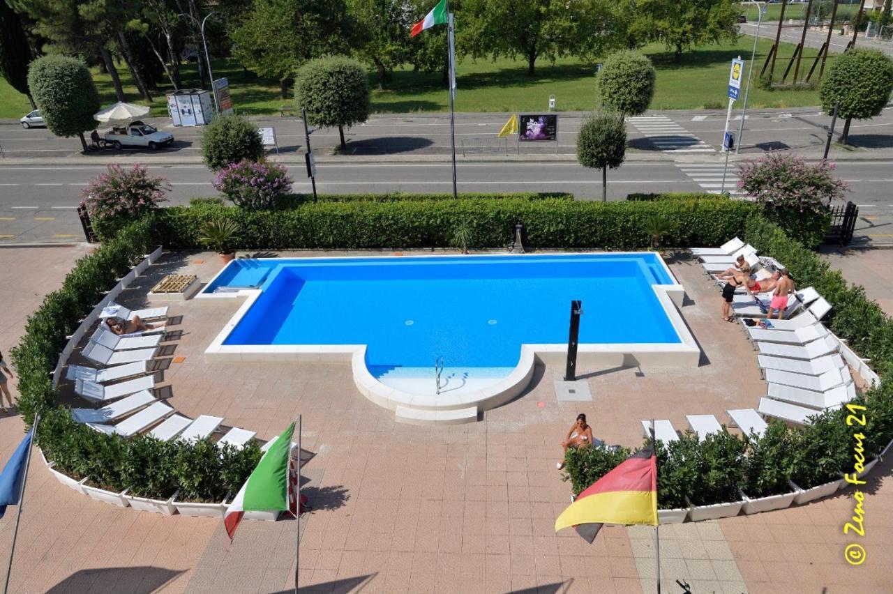Hotel San Benedetto Peschiera del Garda Esterno foto