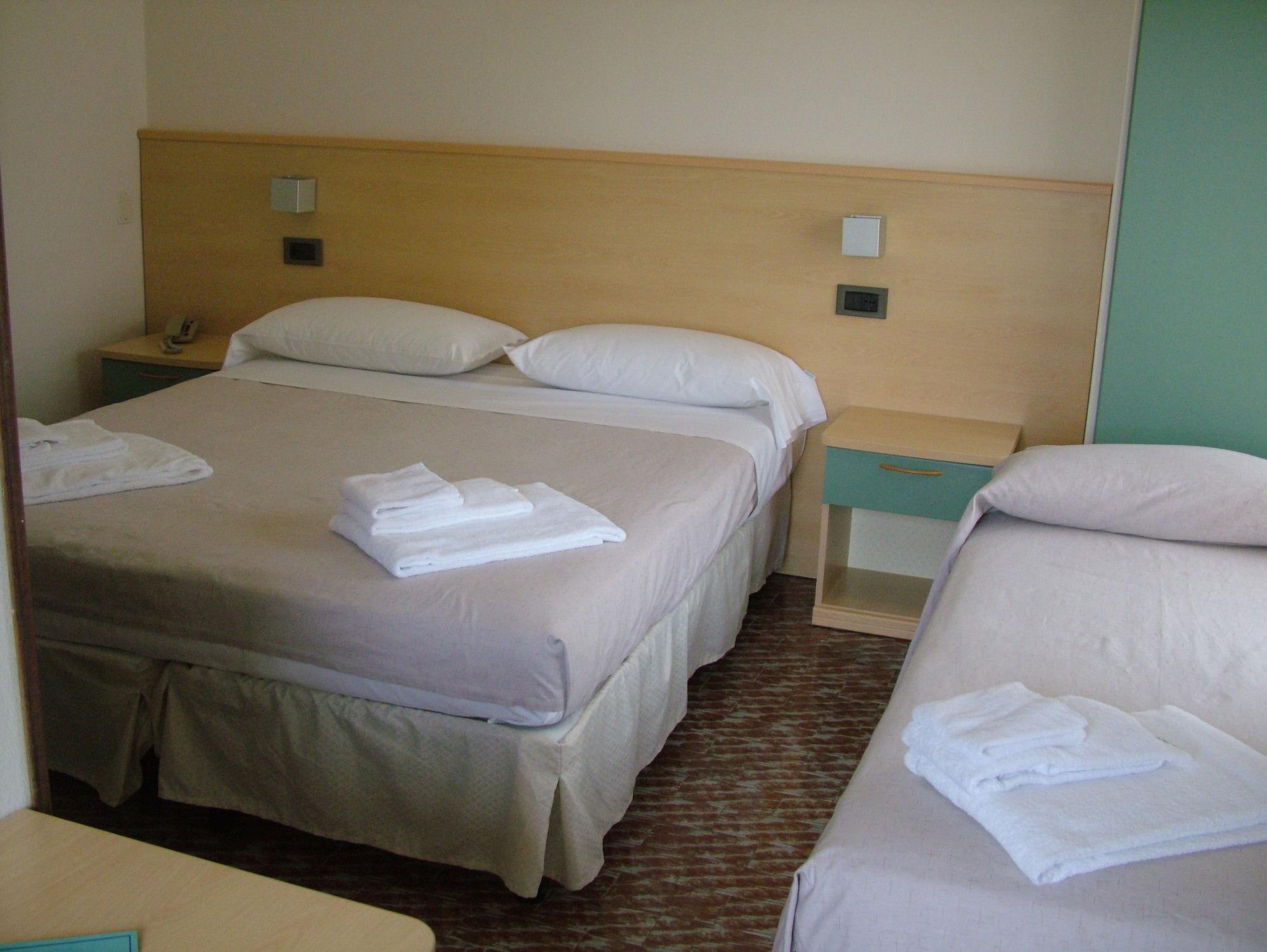 Hotel San Benedetto Peschiera del Garda Esterno foto