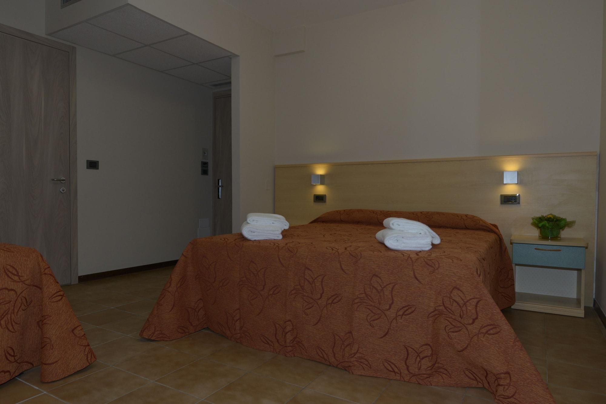 Hotel San Benedetto Peschiera del Garda Esterno foto