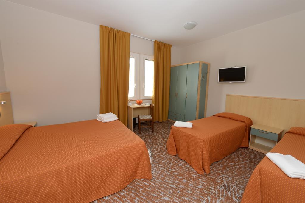 Hotel San Benedetto Peschiera del Garda Esterno foto