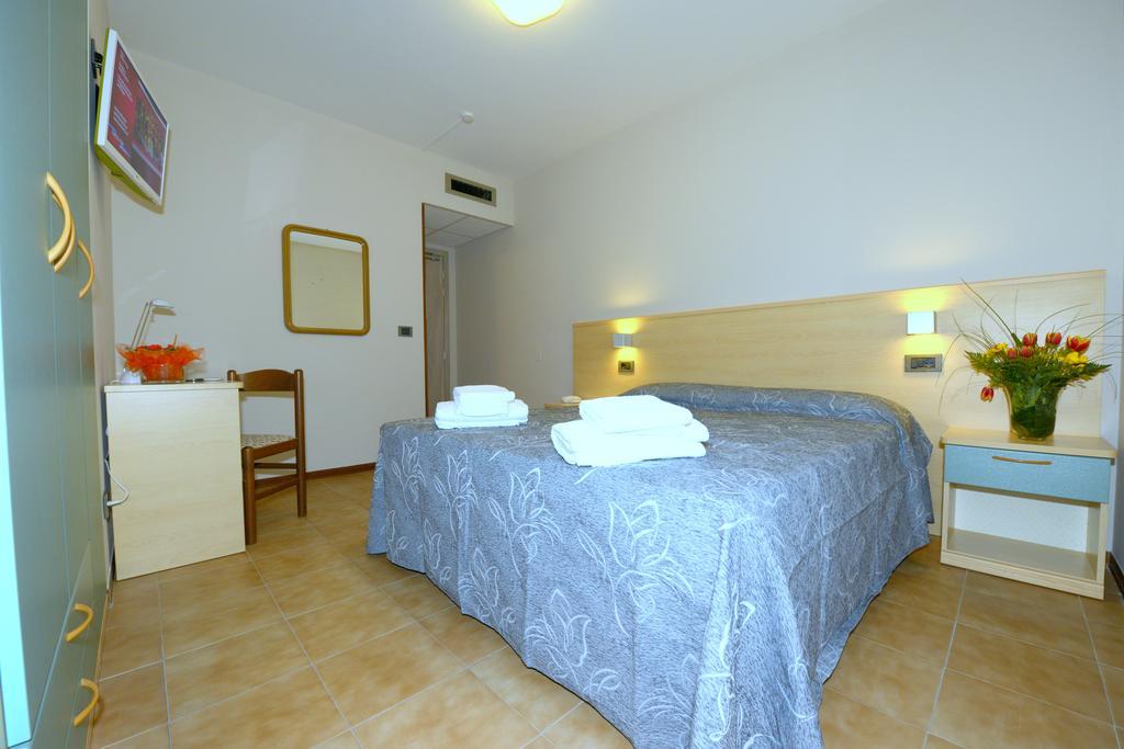 Hotel San Benedetto Peschiera del Garda Esterno foto