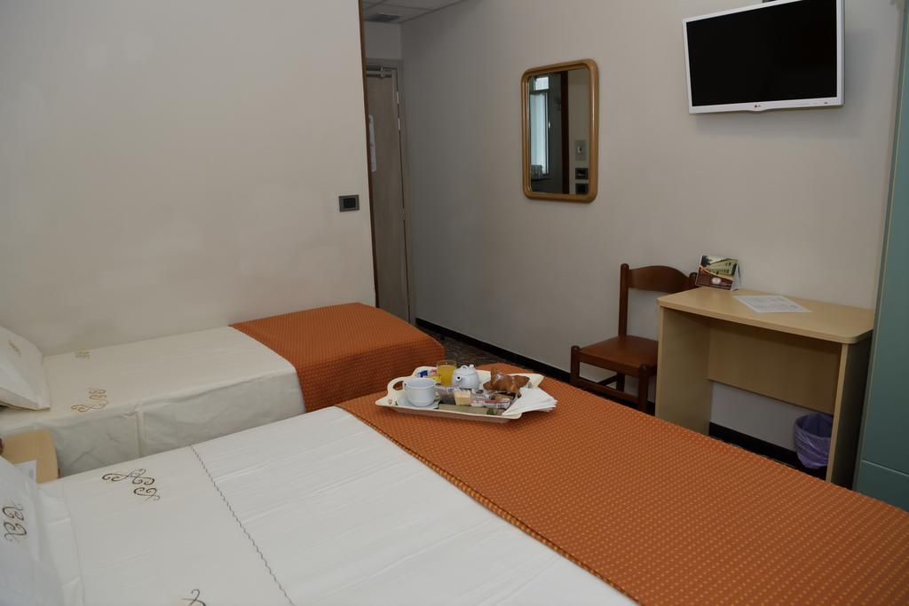 Hotel San Benedetto Peschiera del Garda Esterno foto