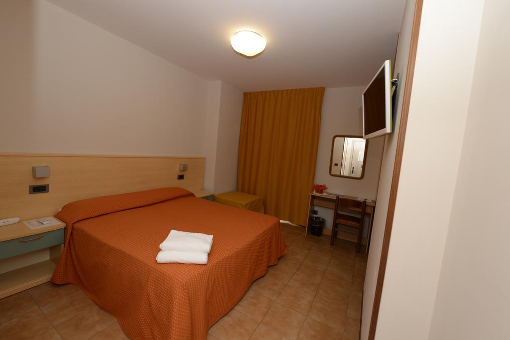 Hotel San Benedetto Peschiera del Garda Esterno foto