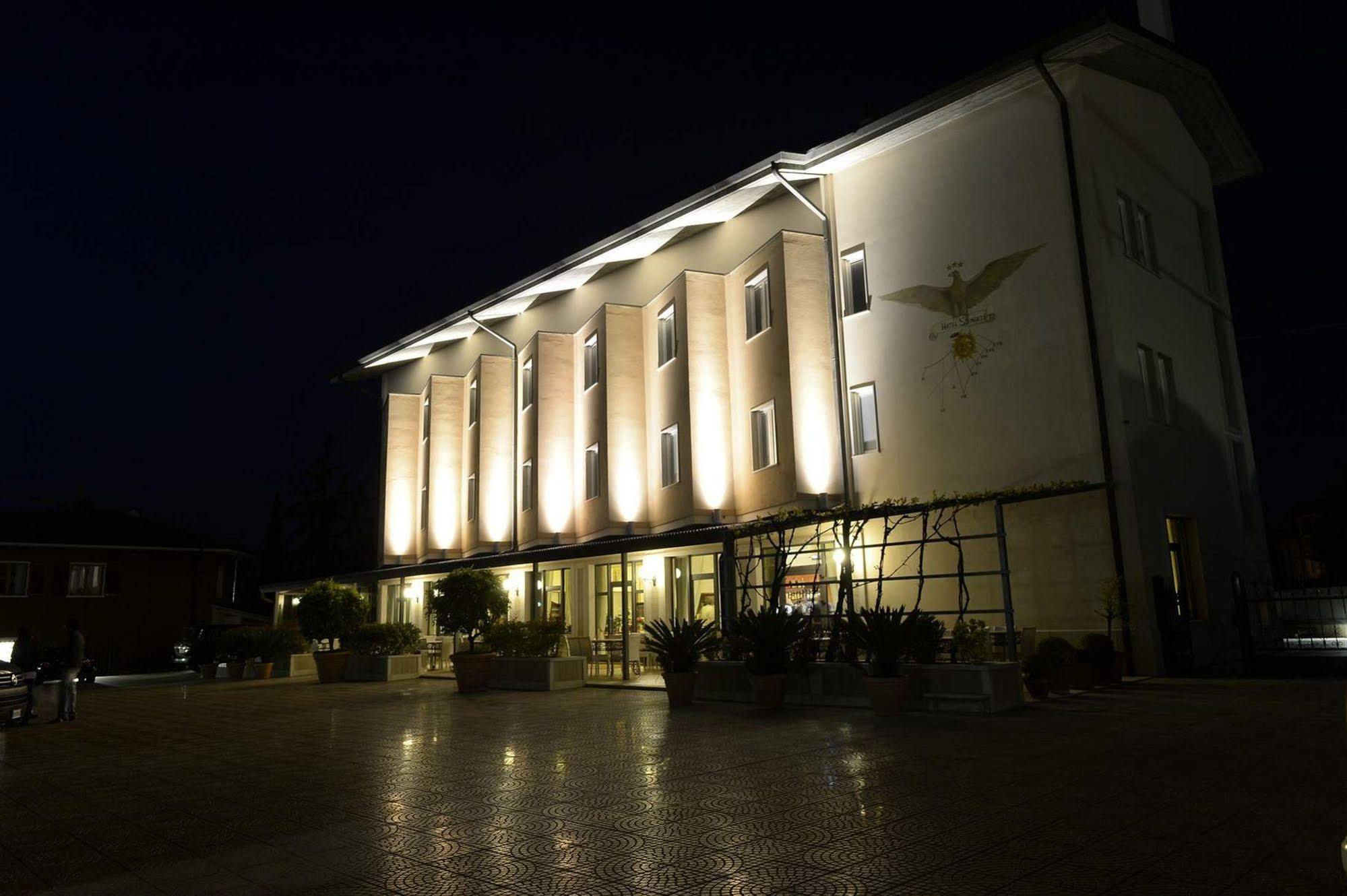 Hotel San Benedetto Peschiera del Garda Esterno foto