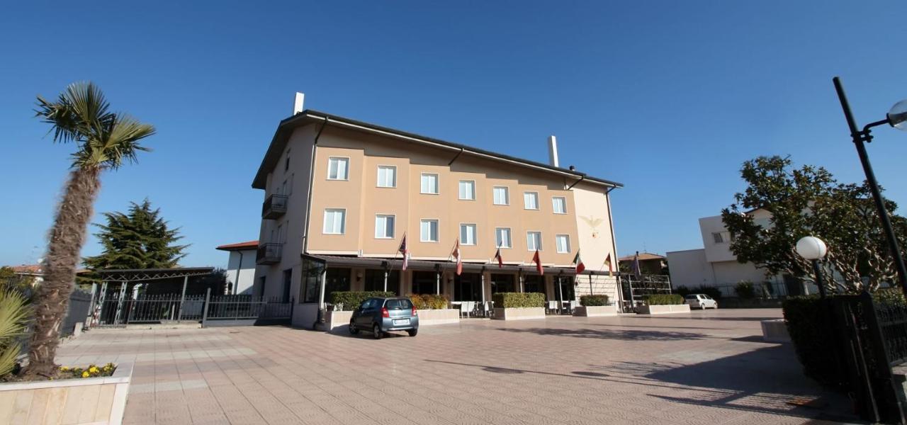Hotel San Benedetto Peschiera del Garda Esterno foto